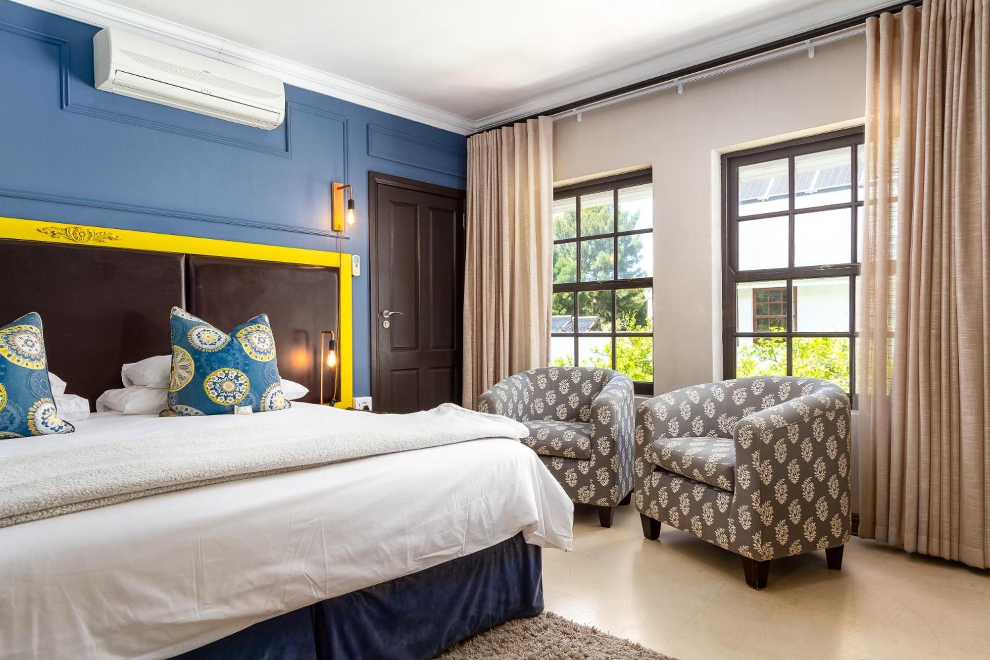 Noordhoek Village Hotel Экстерьер фото