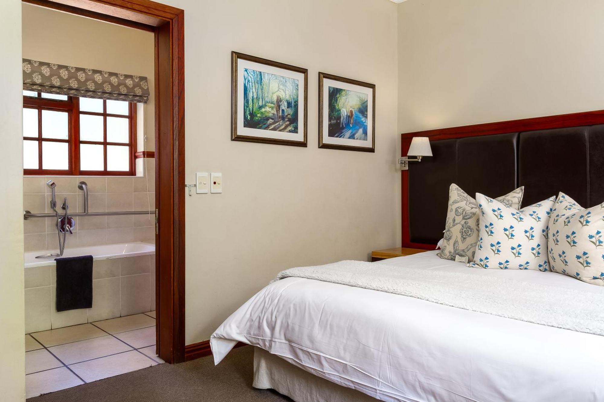 Noordhoek Village Hotel Экстерьер фото