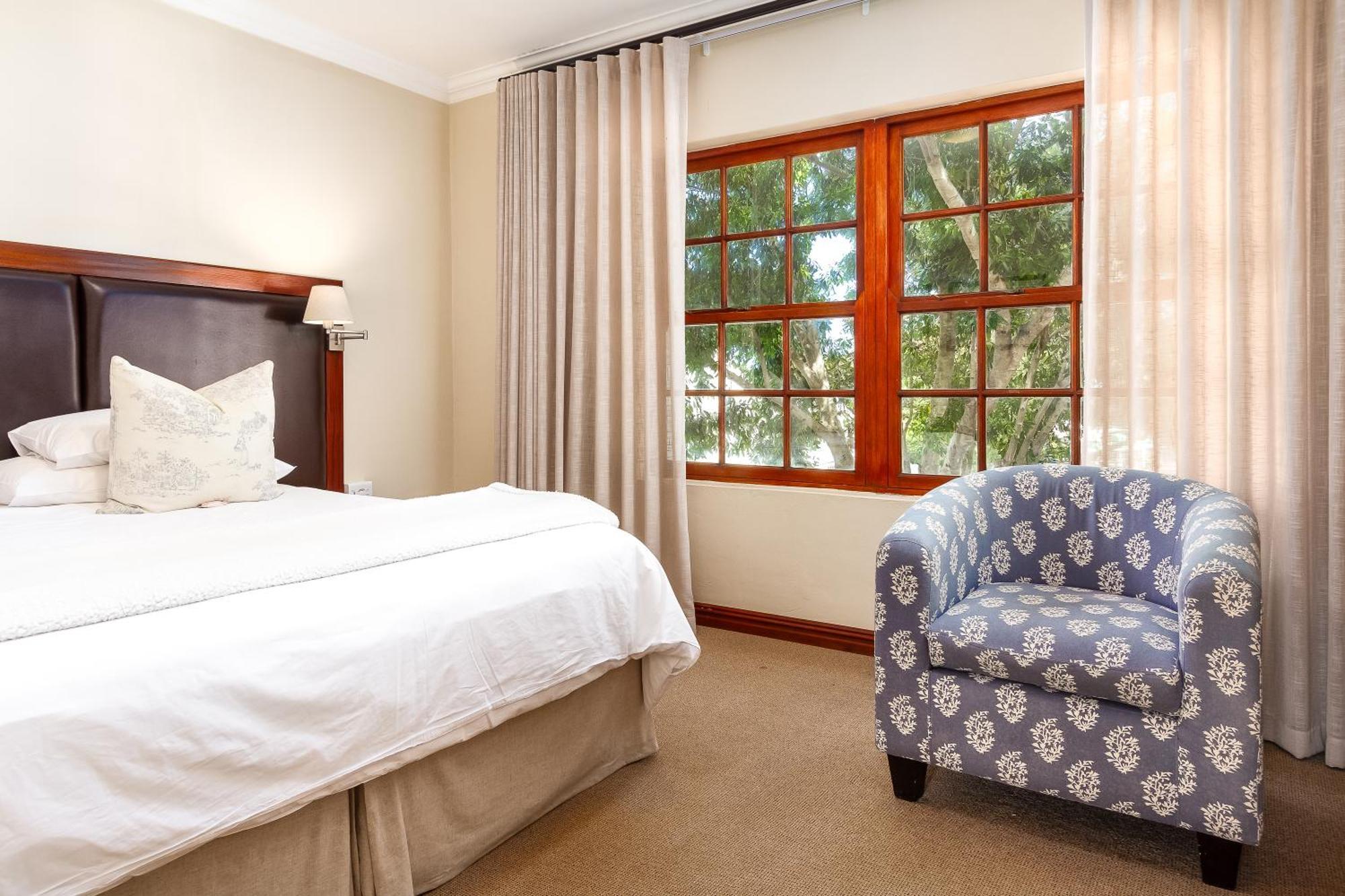 Noordhoek Village Hotel Экстерьер фото