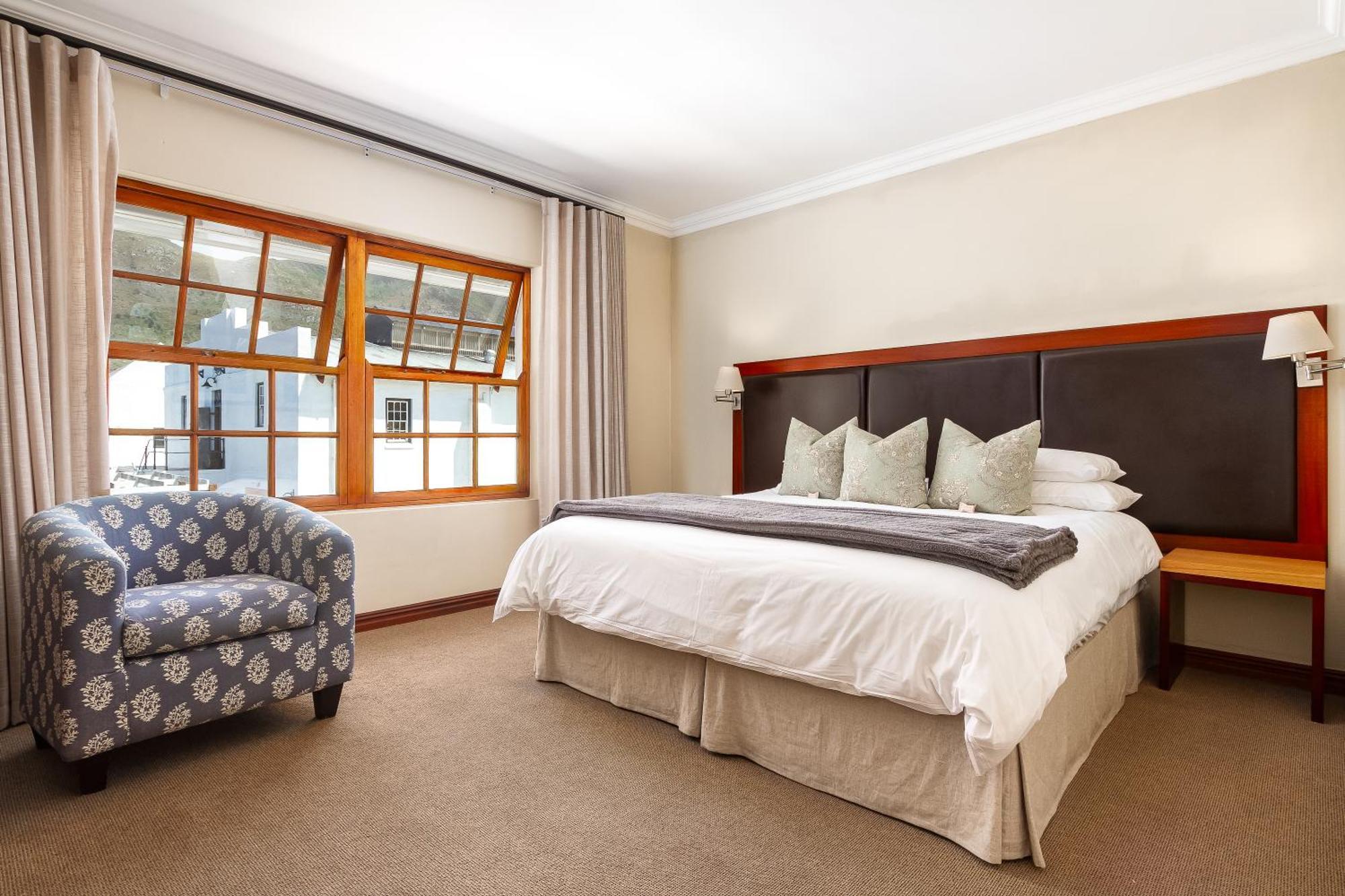 Noordhoek Village Hotel Экстерьер фото
