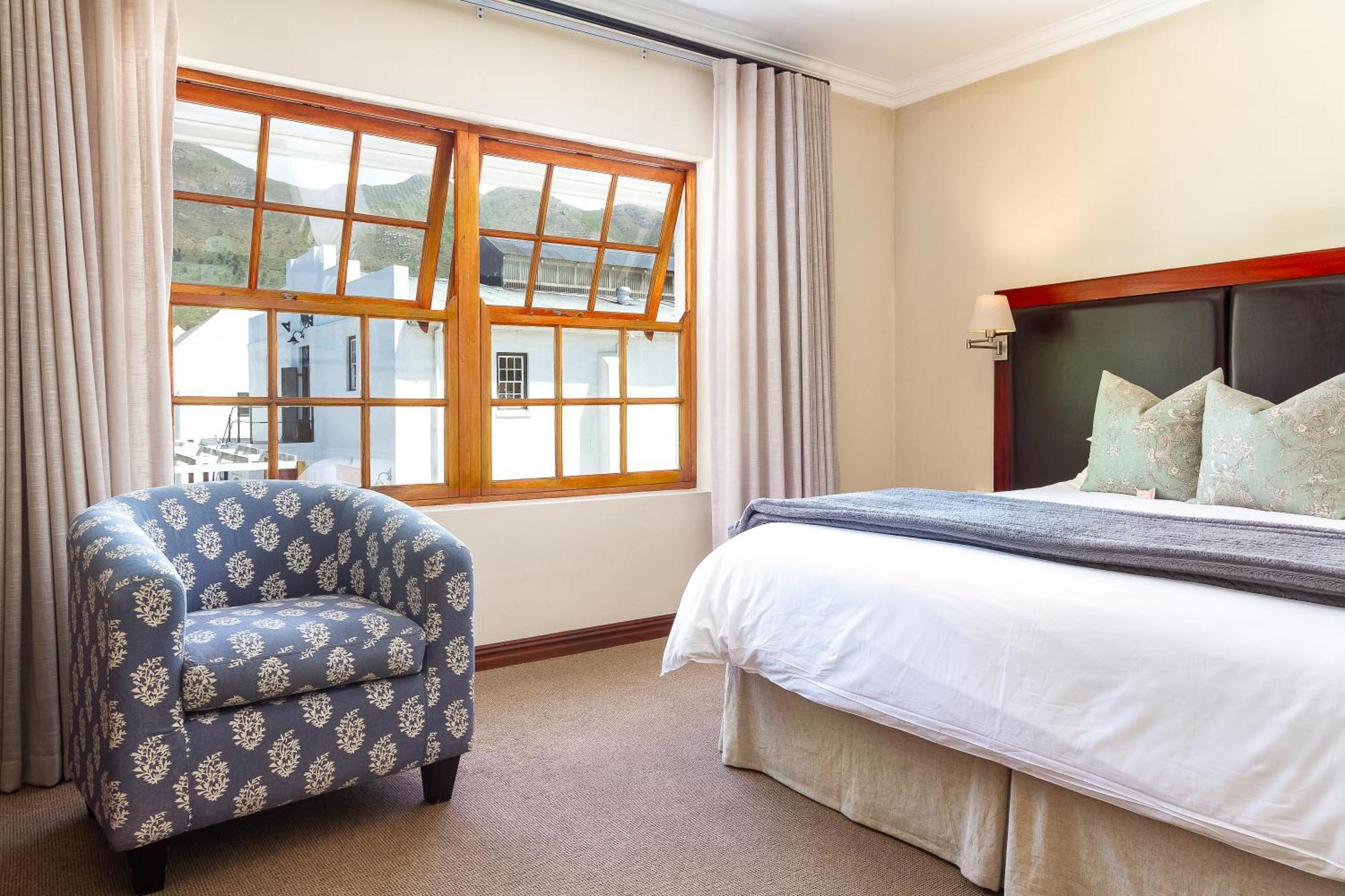 Noordhoek Village Hotel Экстерьер фото