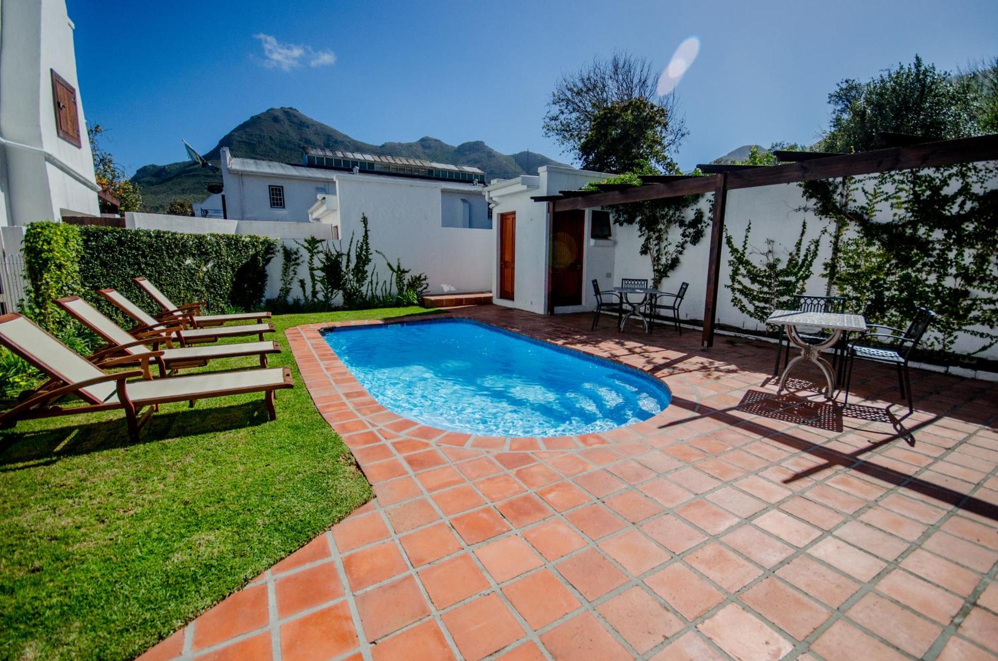 Noordhoek Village Hotel Экстерьер фото